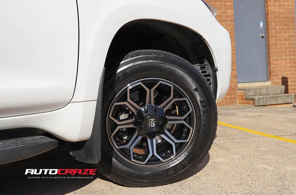 TOYOTA LANDCRUSIER REPLAY GLOSS BLACK MACHINED DARK TINT